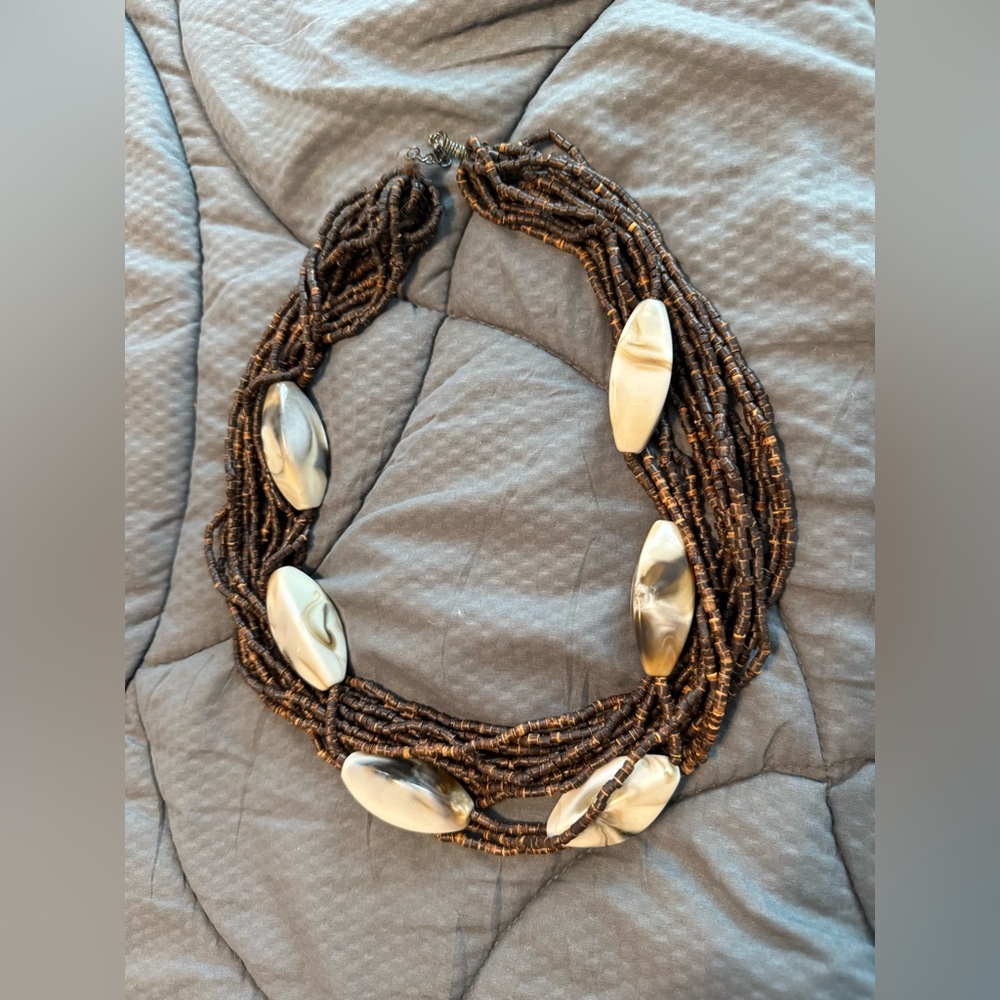 VINTAGE African Brown and Cream Beaded Necklace - pre loved - Picture 3 of 8